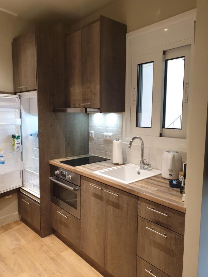 아테네 Renovated Studio With Roof Garden Access, 15 M Walk To Acropolis 아파트 외부 사진
