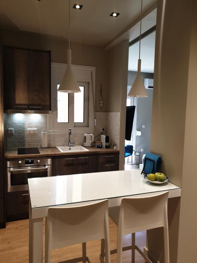 아테네 Renovated Studio With Roof Garden Access, 15 M Walk To Acropolis 아파트 외부 사진